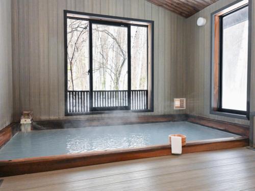 Заобикаляща среда, Komakusa Hotel in Norikura