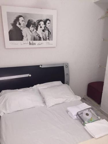 Double Room with Shared Toilet image 3