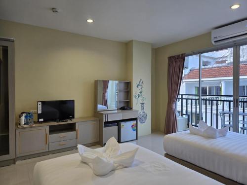 room detail thumbnail 1