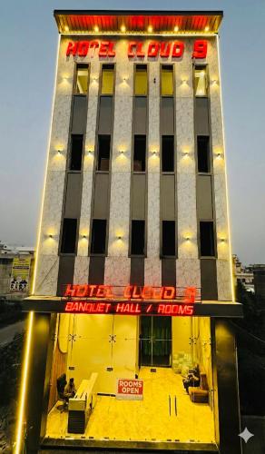Exterior view of Hotel Cloud 9