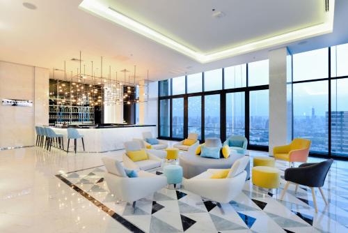 Restaurant, The Quarter Ari by UHG in Chatuchak