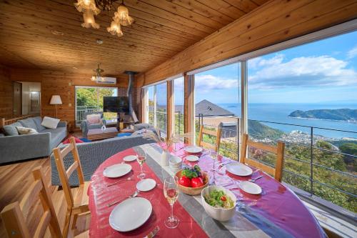 Facilities, Suite Villa Atami Ocean House in Kamitaga