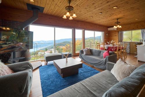 Suite Villa Atami Ocean House in Kamitaga