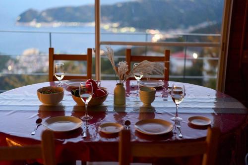 Facilities, Suite Villa Atami Ocean House in Kamitaga