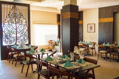 Restoran, Oyster Bay Beach Suites  in Qesm Marsa Alam