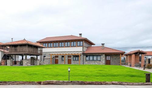 . Apartamentos La Lozana