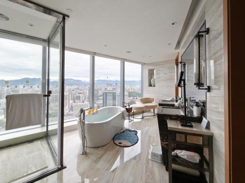 InterContinental Fuzhou By IHG – khách sạn tại Tai Jiang District