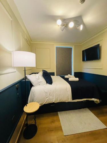 Euro Bar and Hotel Room Type - Classic Deluxe City View