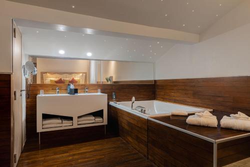 Best Western Plus Hotel Comedie Saint-Roch in Montpellier