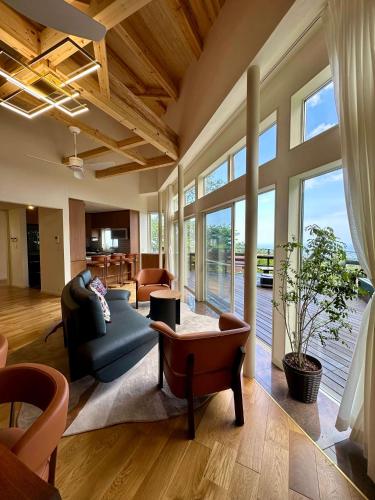 ISANA Panorama Villa パノラマヴィラ 天然温泉 大室山 絶景 Spectacular Ocean View, close to Mt Omuro, with hotsprings & free BBQ