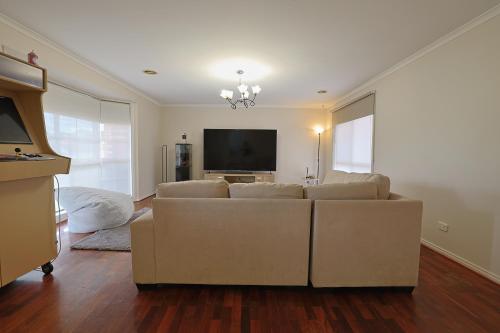 Relaxing Family Getaway 3BR House with Garden in 希爾賽德
