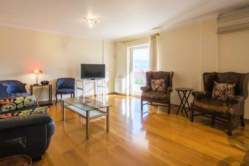 Elegant Urban Retreat in Psychiko - image 14