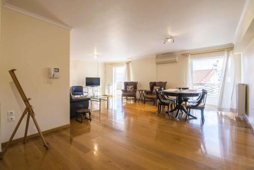 Elegant Urban Retreat in Psychiko - image 12