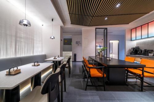 Зручності, CYBO Station SSAW Hotel Chunxi Road Tianfu Square Chengdu in Ченду