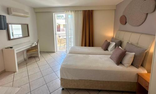 2 twin beds