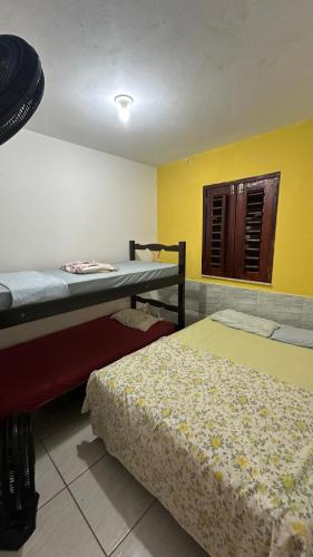 2 bedrooms, 5 beds