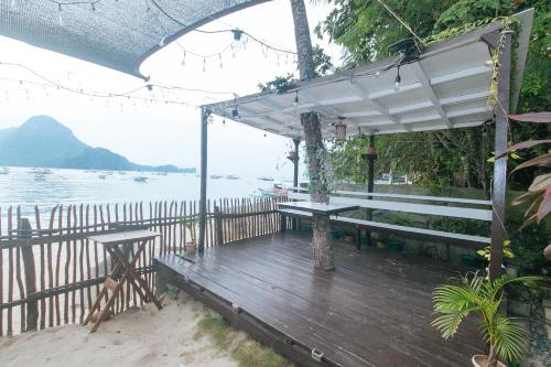 RedDoorz @ Tandikan Beach Cottages - 편의 시설/서비스