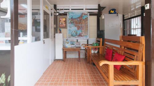 RedDoorz @ Tandikan Beach Cottages - 편의 시설/서비스