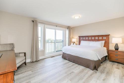 Sunny Days - Steps to Blue Mtn - Hot Tub & Shuttle in The Blue Mountains (ON)