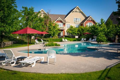 Sunny Days - Steps to Blue Mtn - Hot Tub & Shuttle in The Blue Mountains (ON)