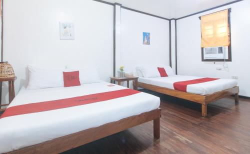 RedDoorz @ Tandikan Beach Cottages