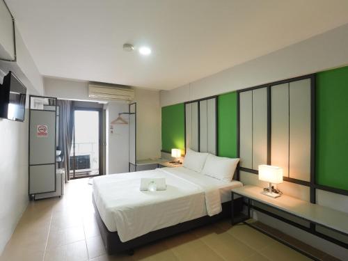 room detail thumbnail 0