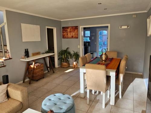 Duplex con Patio y Parrilla en Barrio Caisamar in Caisamar