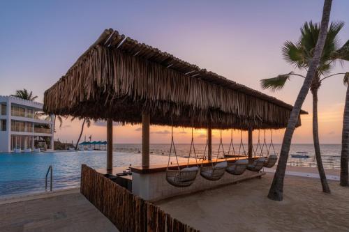 Restoran, Bamburi Beach Hotel - All Inclusive in Mombasa