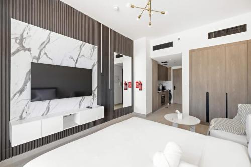 Stylish Studio in New residence with pool and gym - main image