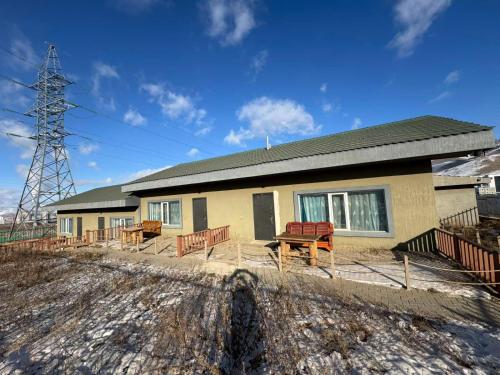 Airport Guest House Ulaanbaatar – khách sạn tại Nisekh