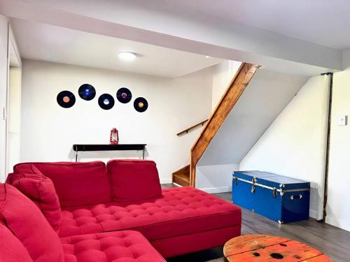 Waterfront with Spa - Le Retro in Melbourne (QC)