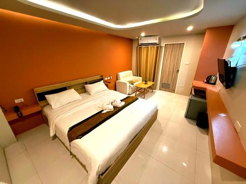 room detail thumbnail 0