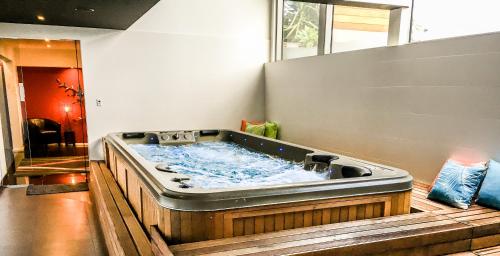 Swimming pool, Starhaven Retreat in Indented Head
