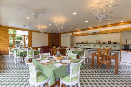 Restorāns, Megha Wellness Resort in Galajwari