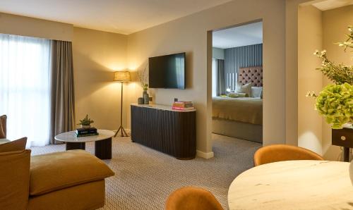 room detail thumbnail 0