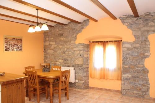Apartamentos Clavería (Apartamentos Claveria) in Biniés