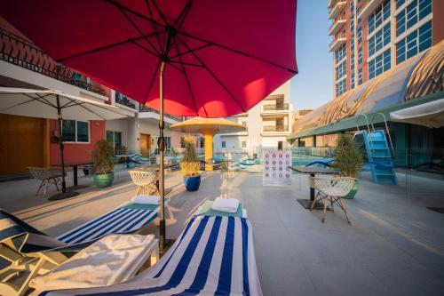 Úszómedence, Ramada Resort by Wyndham Manama Seef in Manama