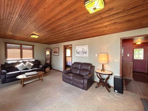 Lakeside Lodge - image 14