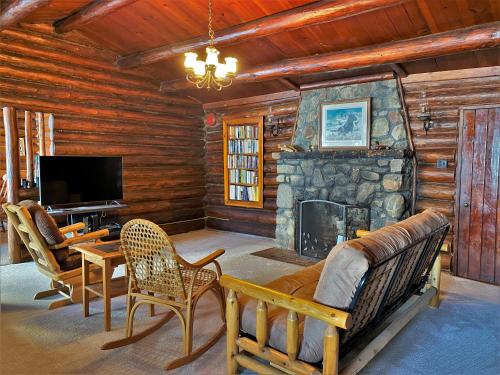 Lakeside Lodge - main image