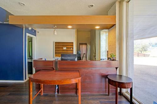 Lobby, Sunset Inn Flatonia I 10 by Hotel O in Waterfront/beach