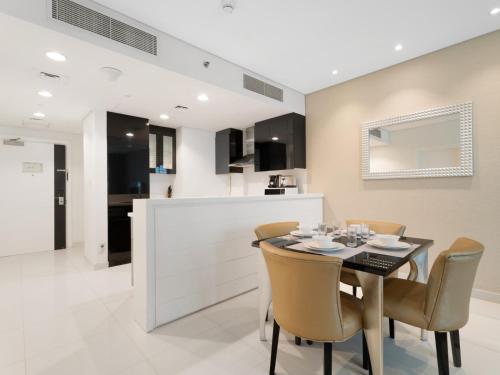 Water Edge Damac Maison Canal View 1BR Perfect Grand Getaway - image 9