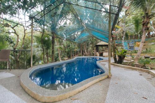 Peldbaseins, RedDoorz @ Hilarions Farm Majayjay Laguna in Majayjay