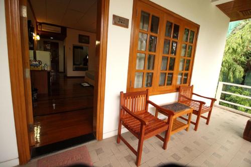 Pool Side Room image 2