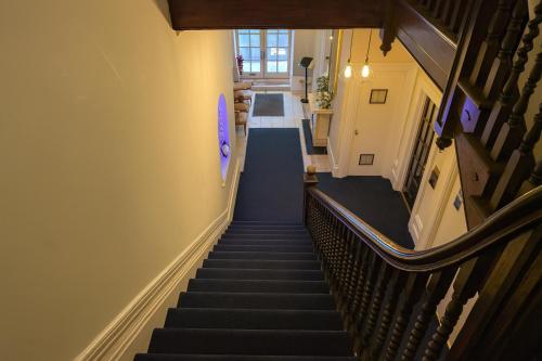 숙소 외관, 세실 코트 호텔 (Cecil Court Hotel) in 본머스