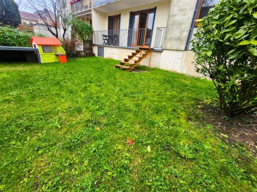 สวน, Appartement Chaleureux, Jardin Privé, Centre ville (Appartement Chaleureux, Jardin Prive, Centre ville) in เครซี-ลา-ชาเปล