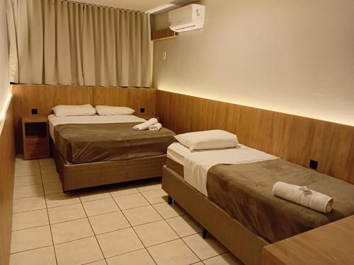1 double bed, 1 twin bed