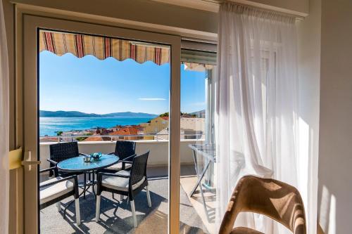 Apartments JaVi - private parking - image 6