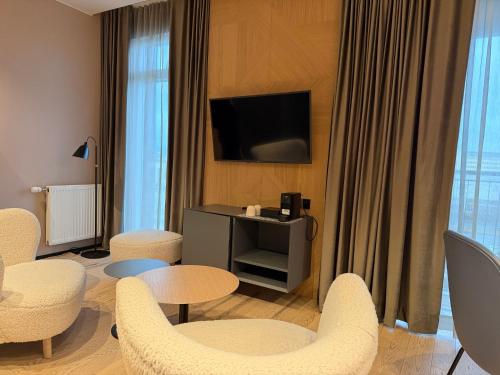 Hotel Lotus - image 31