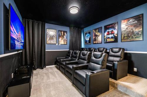 Awesome 9 Br-10 min to Disney w Game & Theme Rooms in Disney - Maingate West
