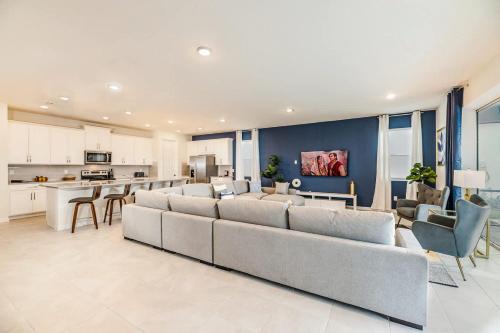Awesome 9 Br-10 min to Disney w Game & Theme Rooms in Disney - Maingate West